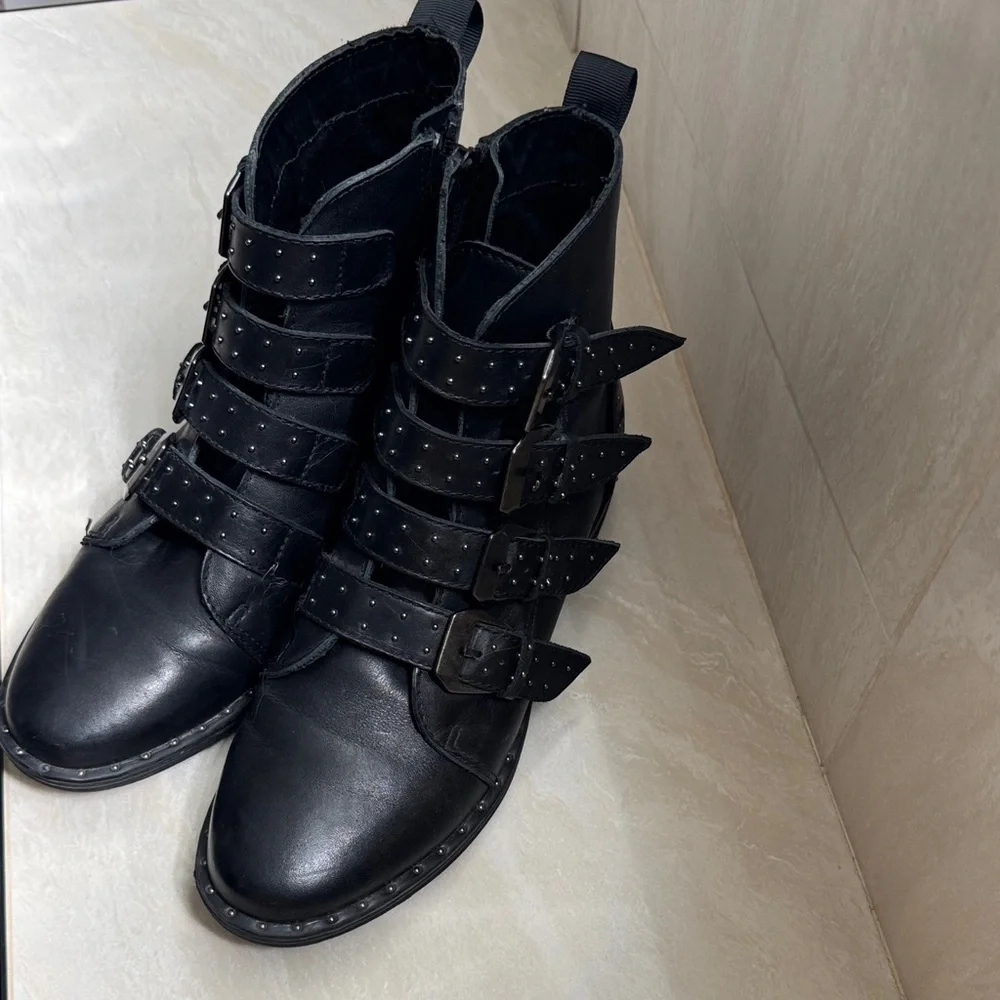 Steve Madden Black Leather Studded Combat Boots - Picture 1 of 8